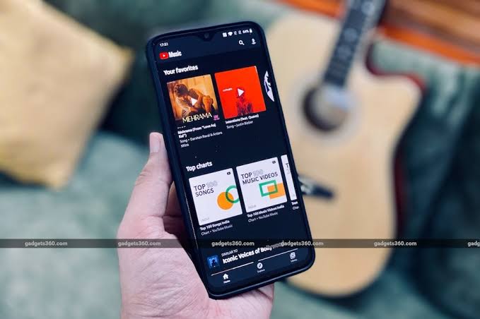 How to download music to listen offline on YouTube Music